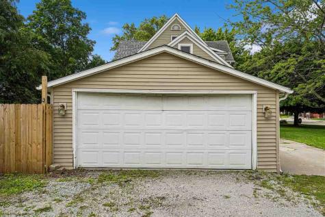 388 W Hilton Street Marengo IA 52301