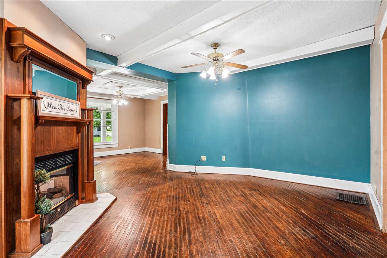 388 W Hilton Street Marengo IA 52301