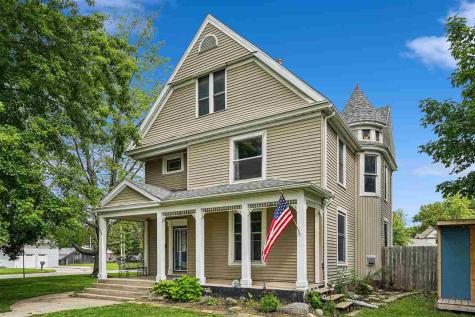 388 W Hilton Street Marengo IA 52301