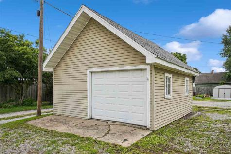 388 W Hilton Street Marengo IA 52301