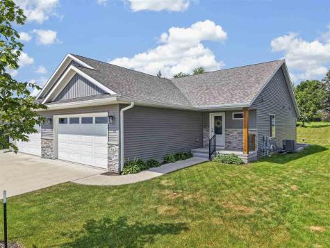 921 Prairie View Drive West Branch IA 52358