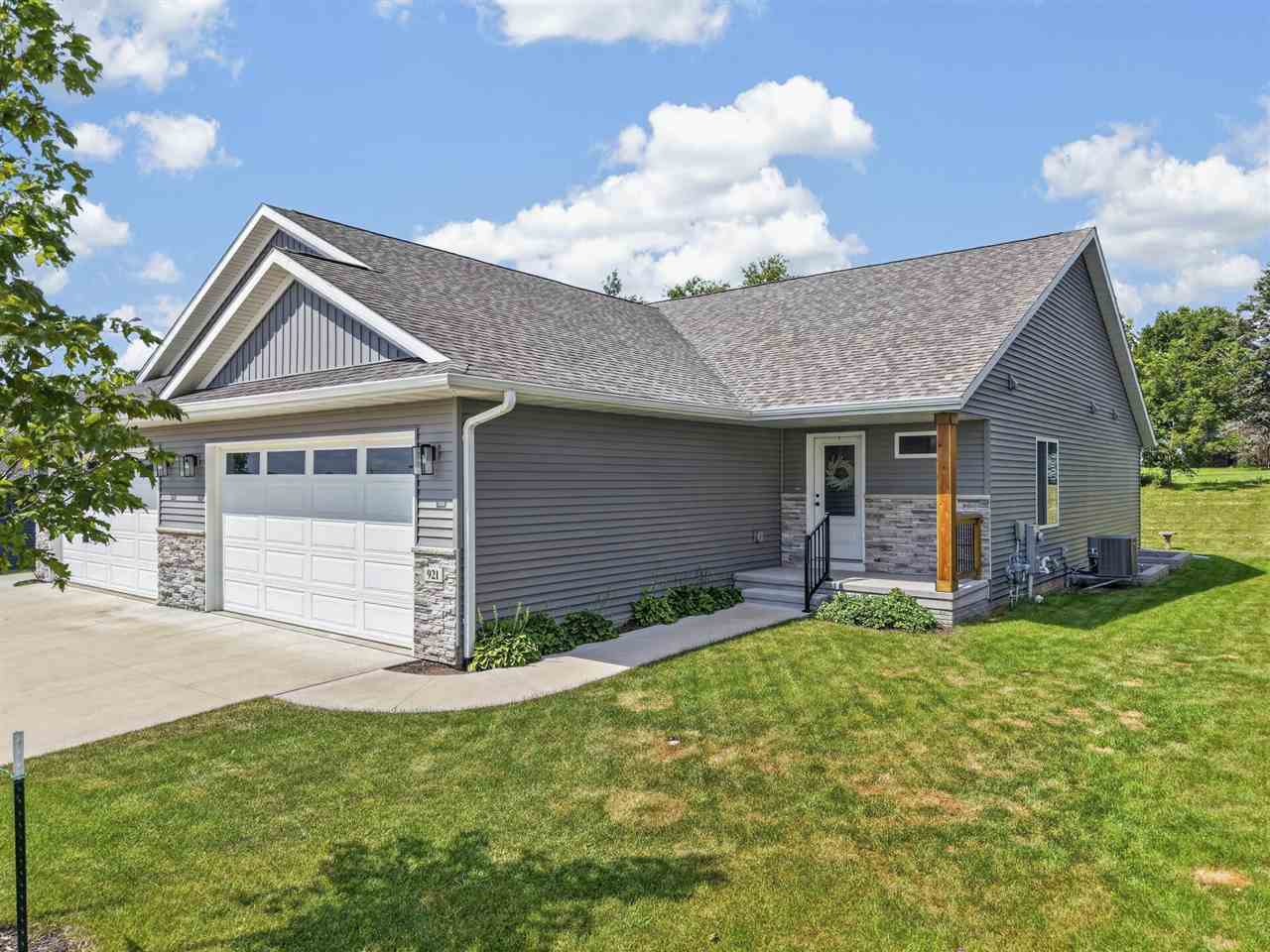 921 Prairie View Drive West Branch IA 52358
