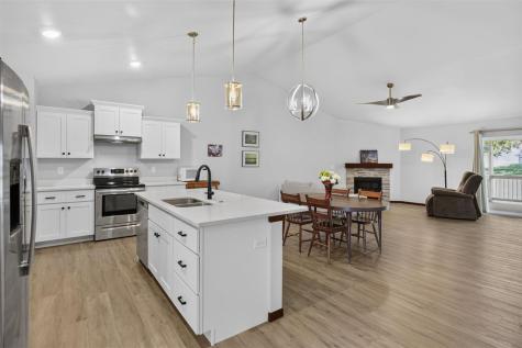 921 Prairie View Drive West Branch IA 52358
