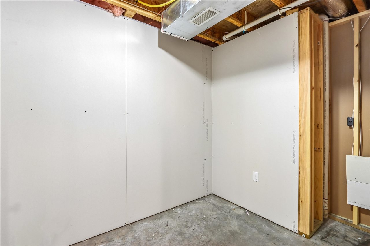1332 Deer Run Drive NE Cedar Rapids IA 52402