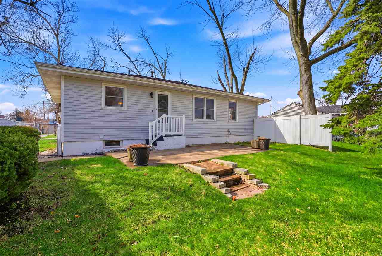 1920 Burch Avenue NW Cedar Rapids IA 52405