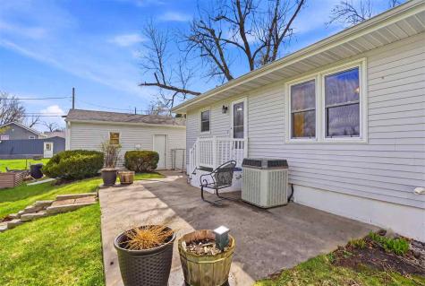 1920 Burch Avenue NW Cedar Rapids IA 52405