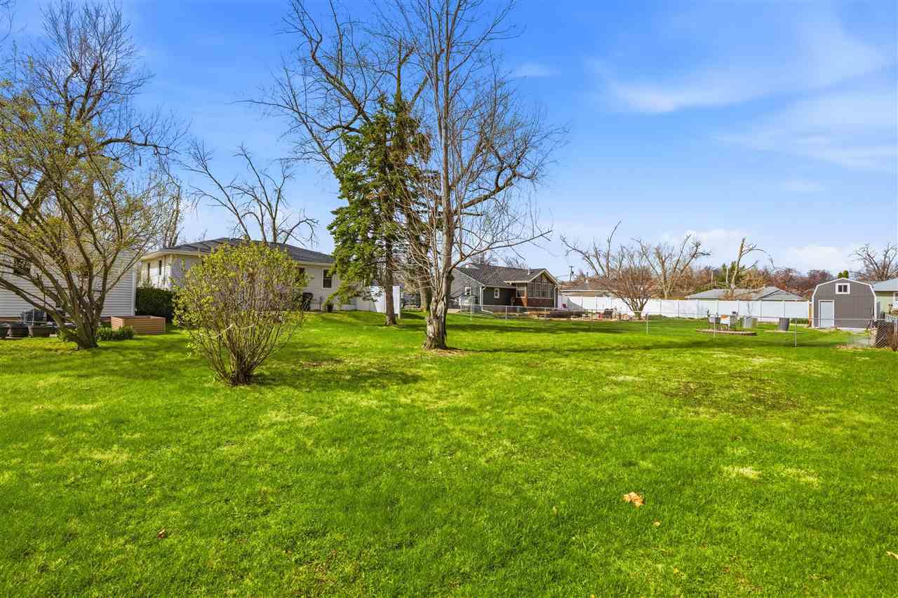 1920 Burch Avenue NW Cedar Rapids IA 52405