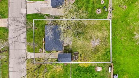 1920 Burch Avenue NW Cedar Rapids IA 52405