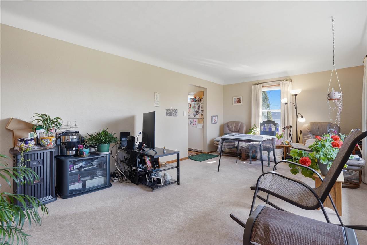 1920 Burch Avenue NW Cedar Rapids IA 52405