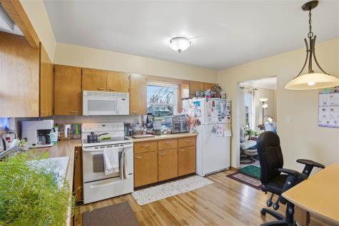 1920 Burch Avenue NW Cedar Rapids IA 52405