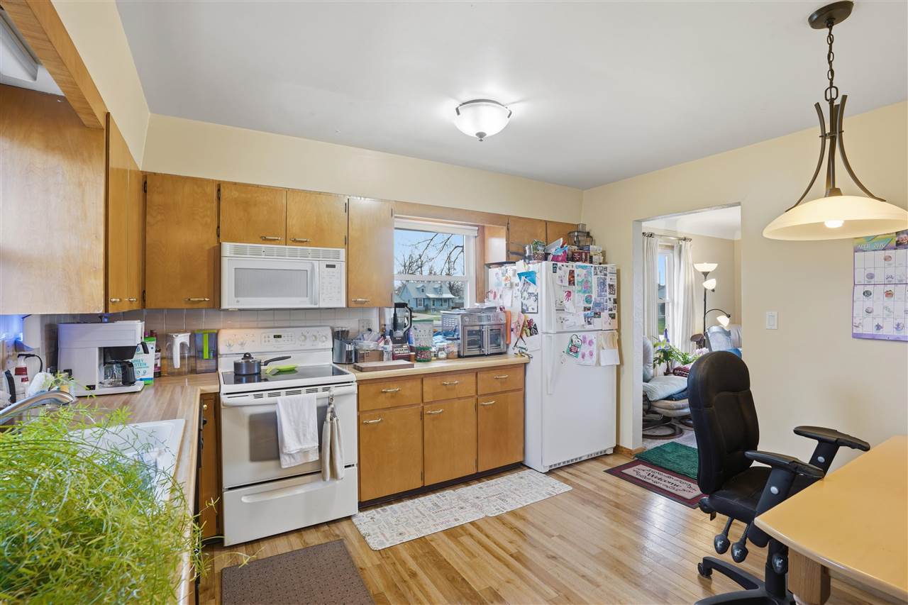 1920 Burch Avenue NW Cedar Rapids IA 52405