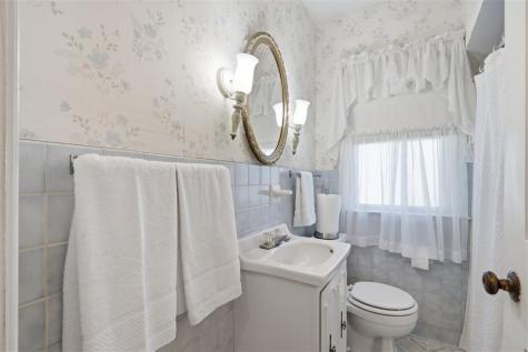 1434 Oakland Road NE Cedar Rapids IA 52402