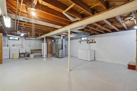 1434 Oakland Road NE Cedar Rapids IA 52402