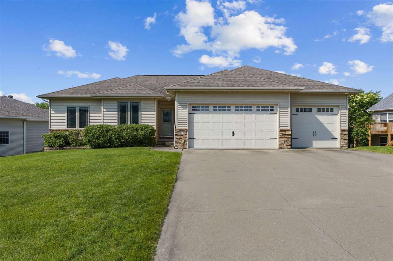 2136 Oakdale Ridge Coralville IA 52241