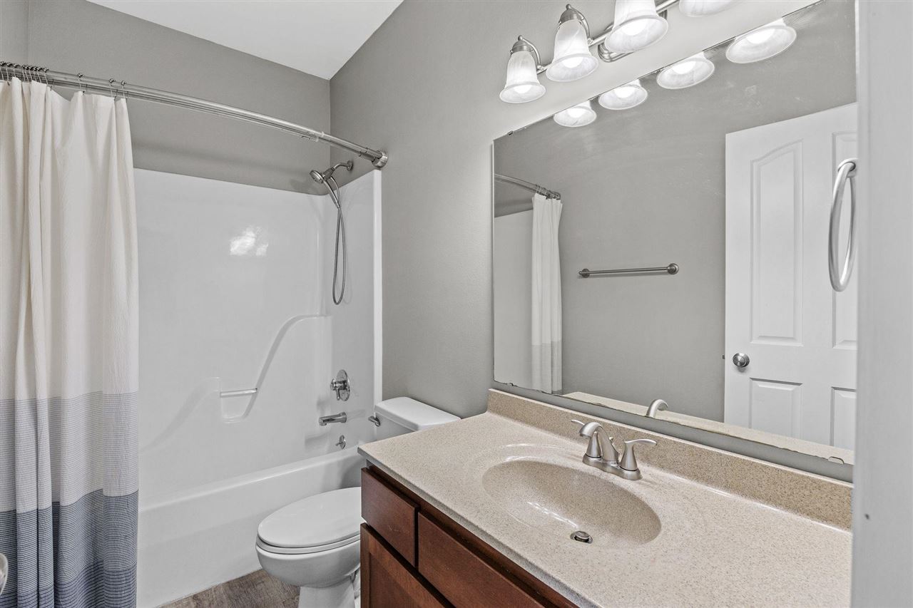 2136 Oakdale Ridge Coralville IA 52241