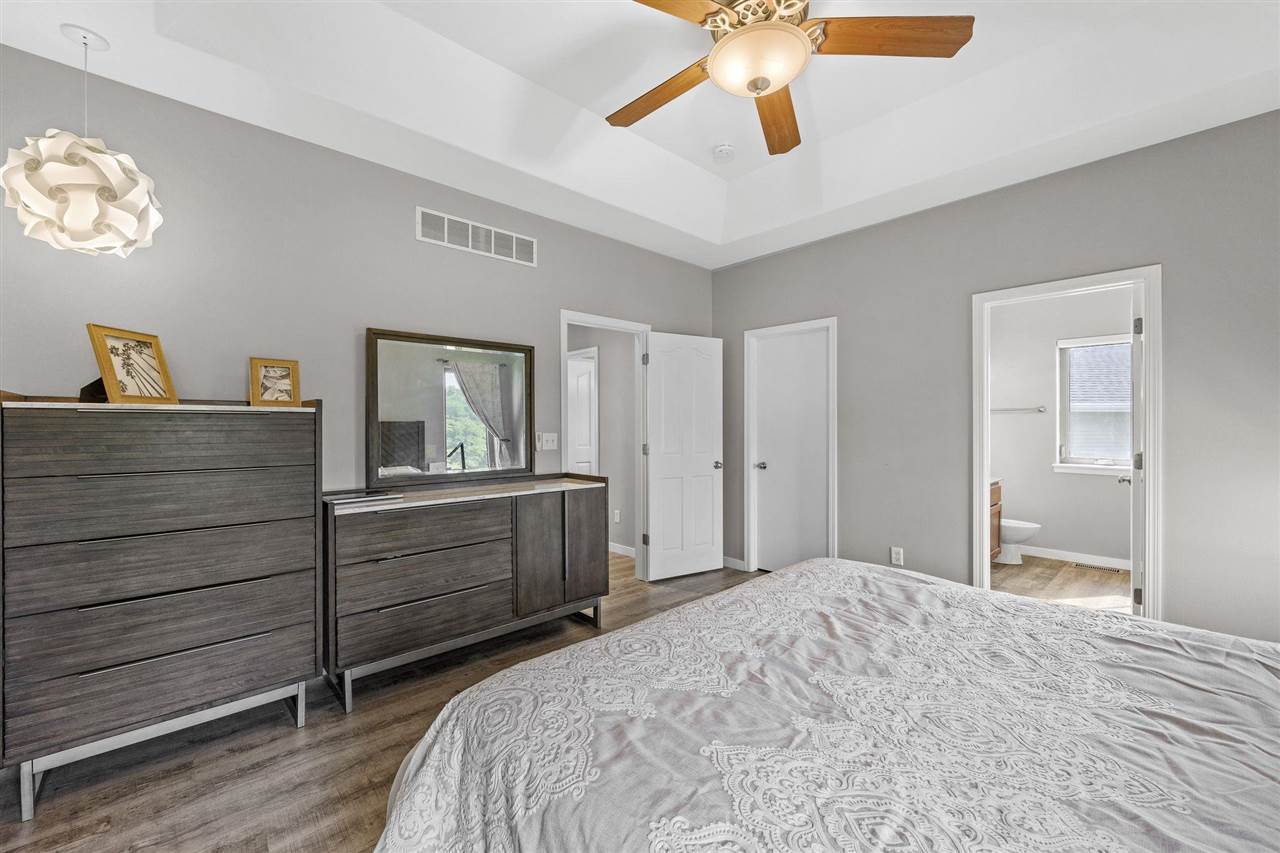 2136 Oakdale Ridge Coralville IA 52241