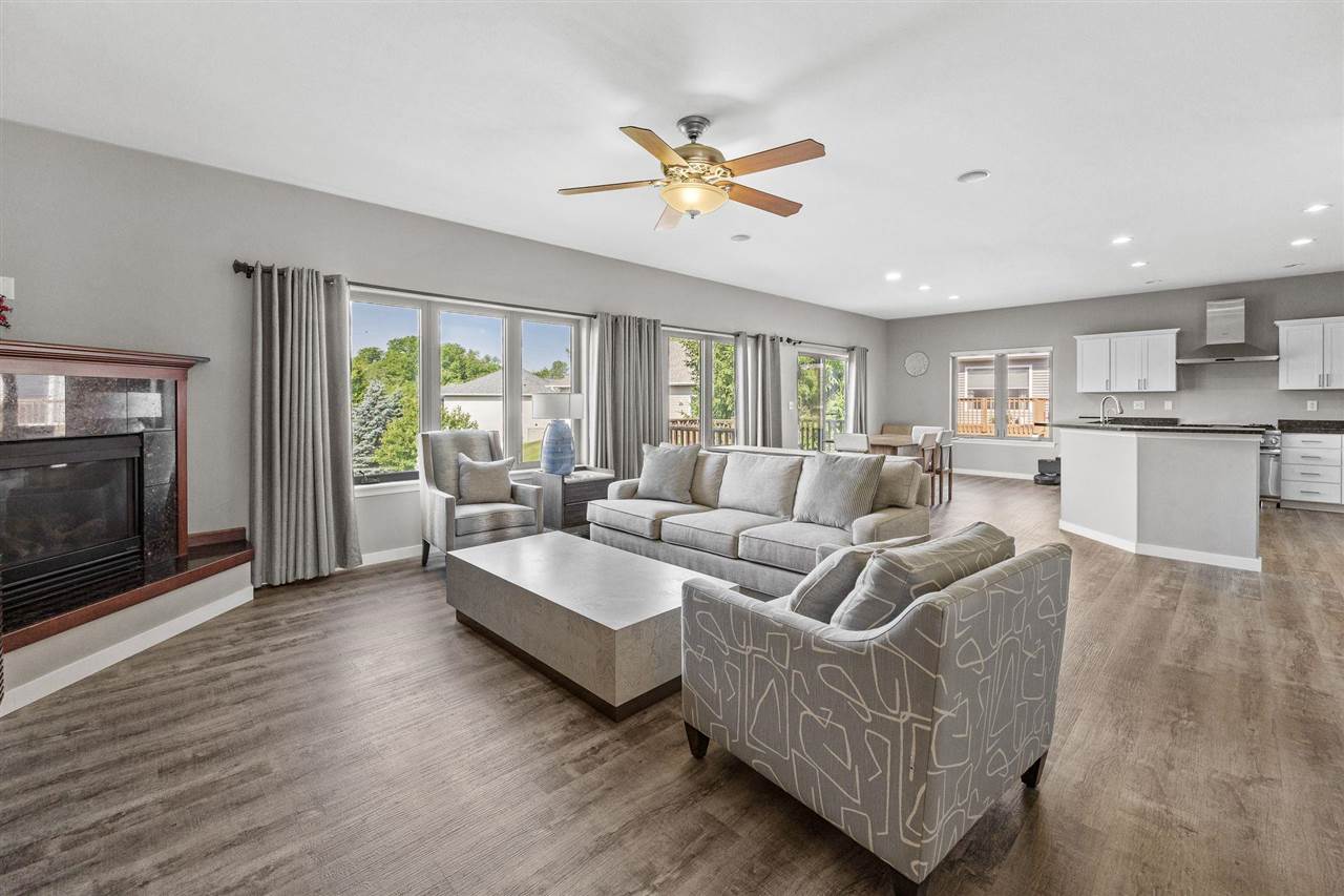 2136 Oakdale Ridge Coralville IA 52241