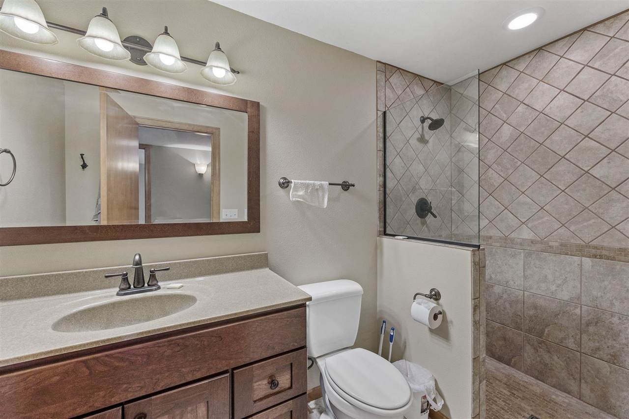 2136 Oakdale Ridge Coralville IA 52241