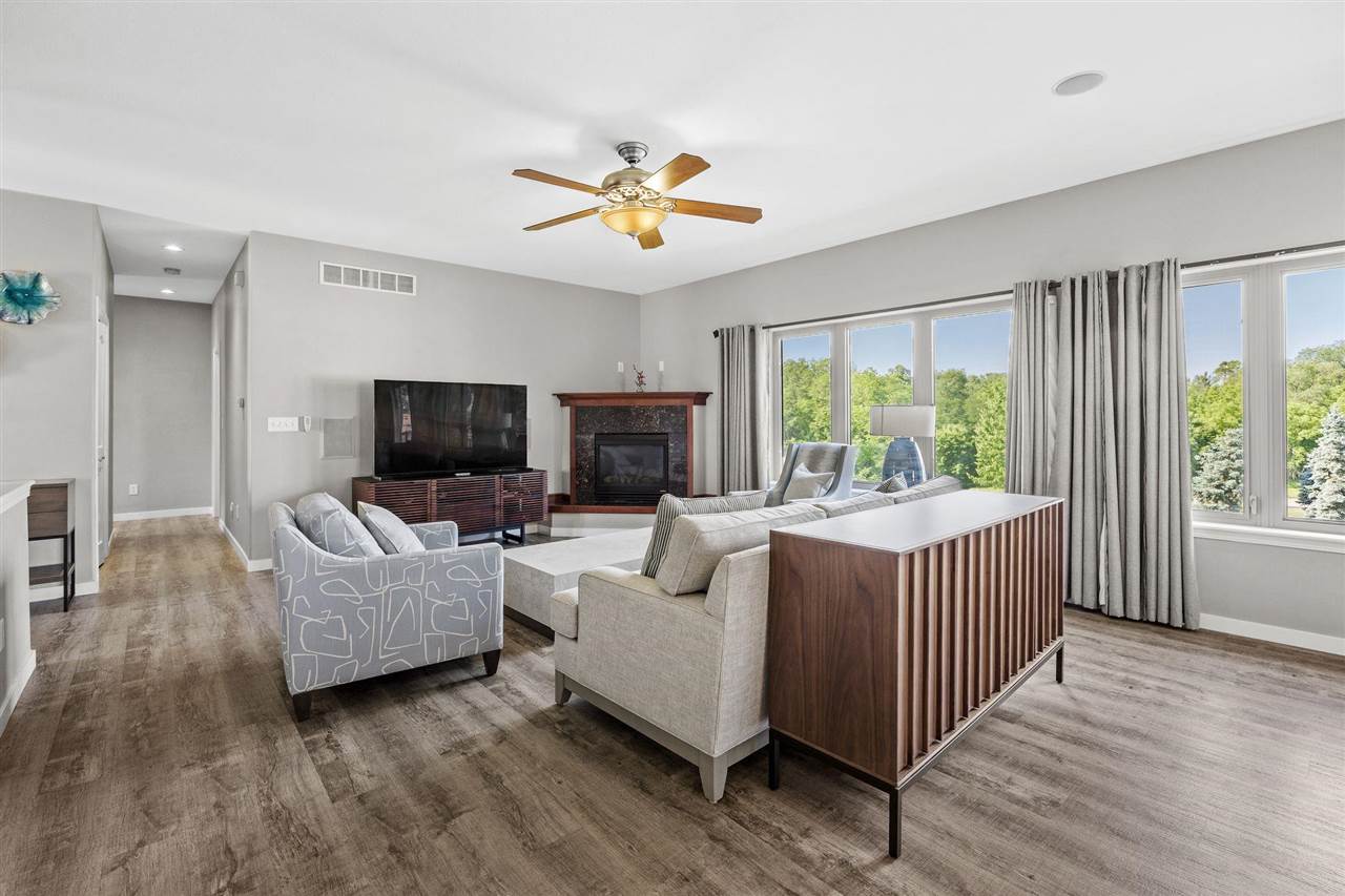 2136 Oakdale Ridge Coralville IA 52241