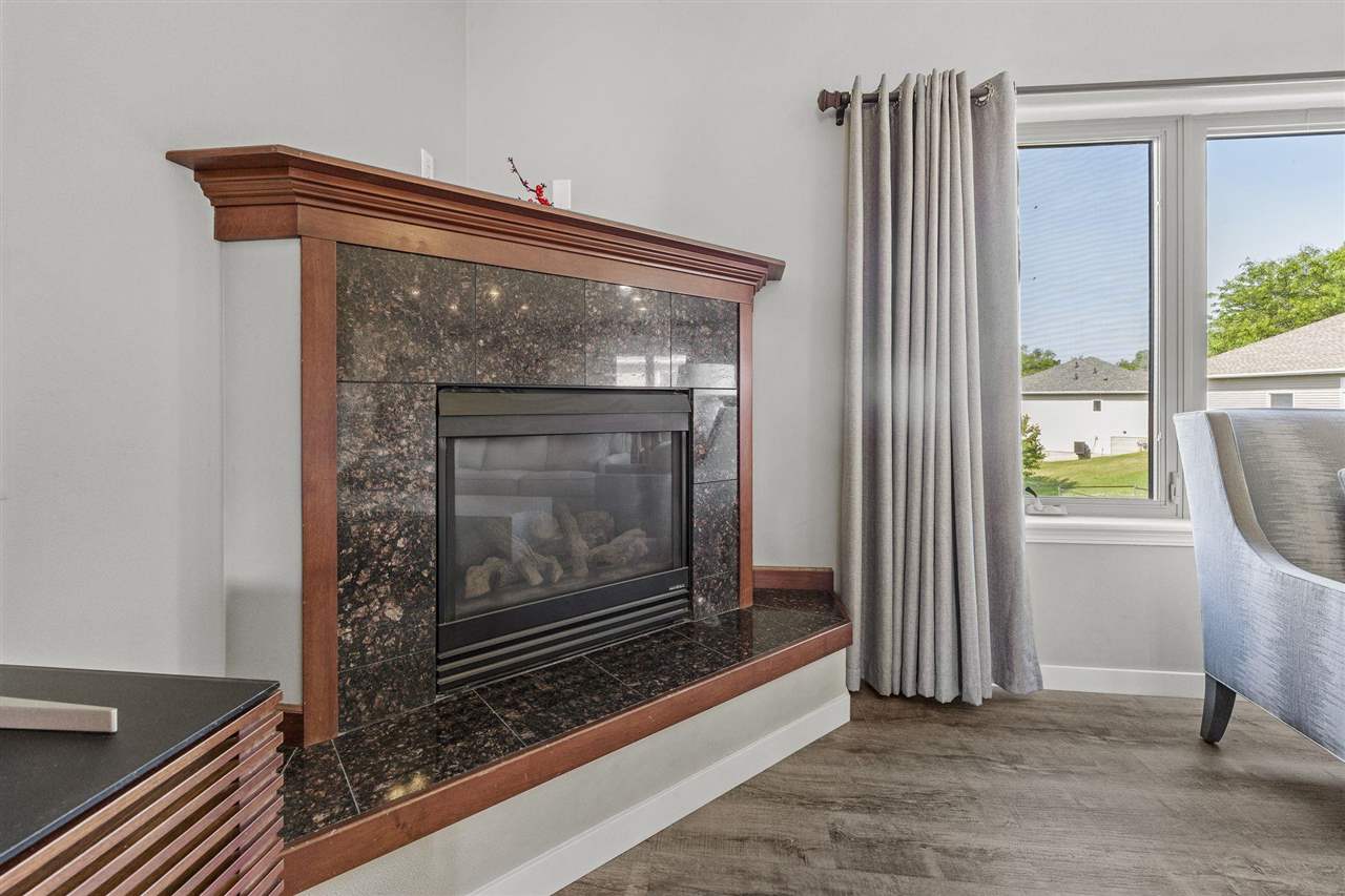 2136 Oakdale Ridge Coralville IA 52241