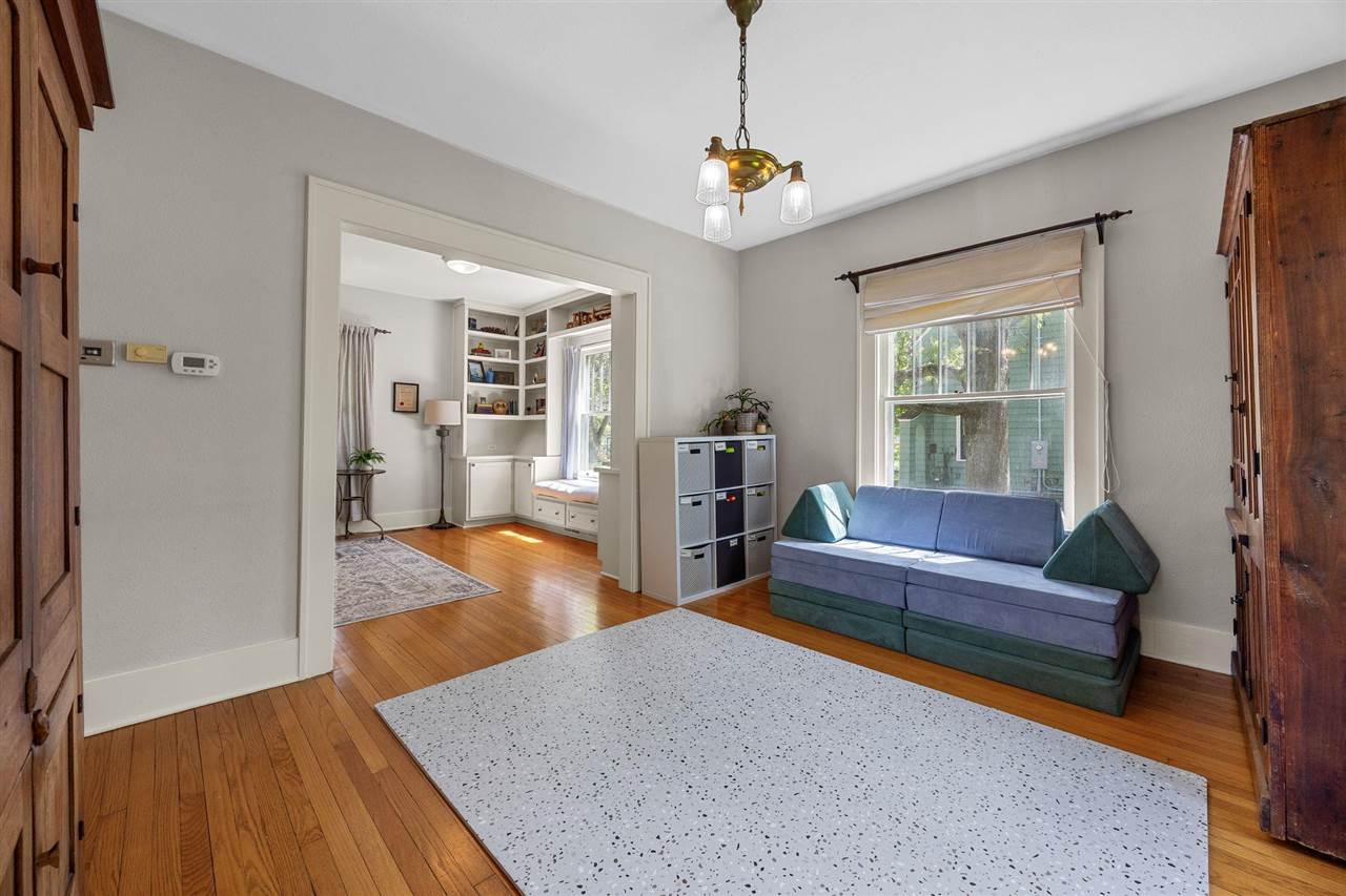 427 Ferson Avenue Iowa City IA 52246