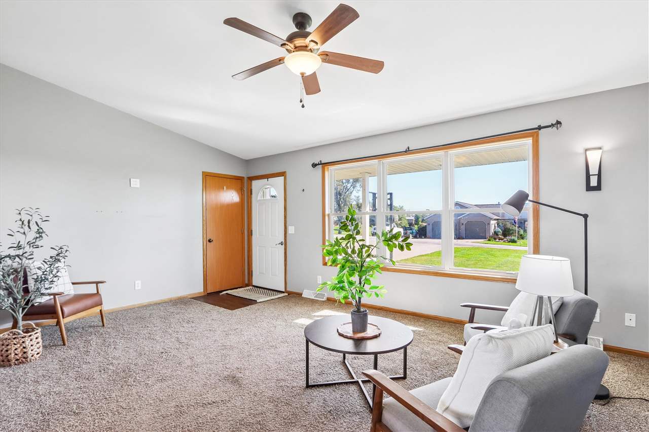 2935 N Drive Parnell IA 52325