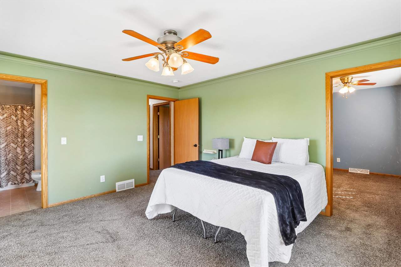 2935 N Drive Parnell IA 52325