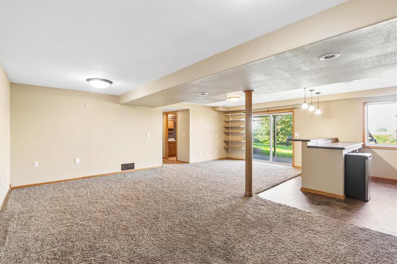 2935 N Drive Parnell IA 52325