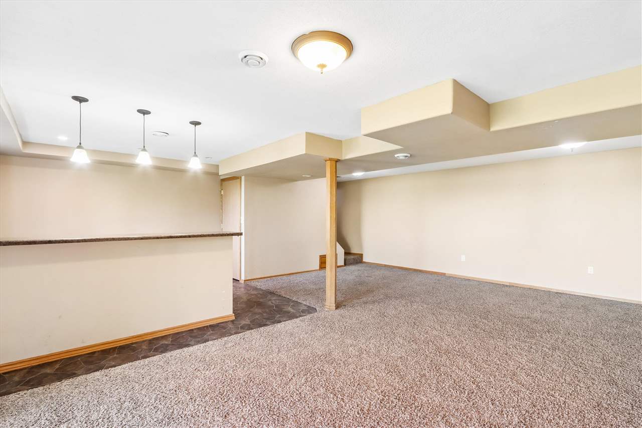 2935 N Drive Parnell IA 52325