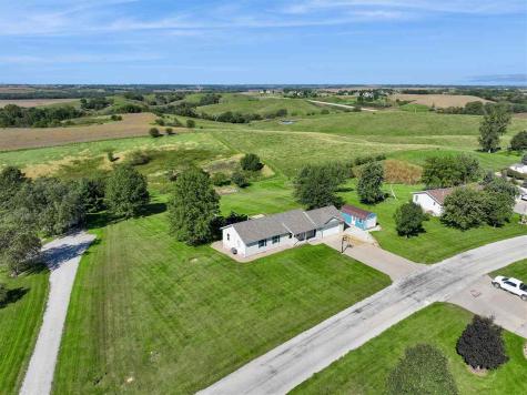2935 N Drive Parnell IA 52325