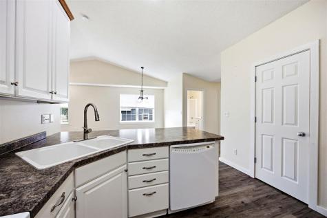 1320 Doe Run Drive North Liberty IA 52317