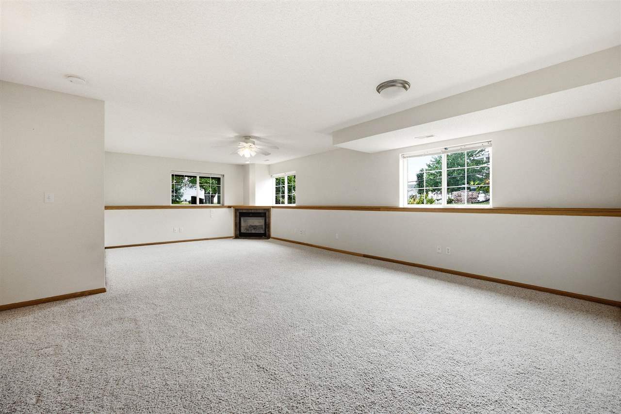 1320 Doe Run Drive North Liberty IA 52317