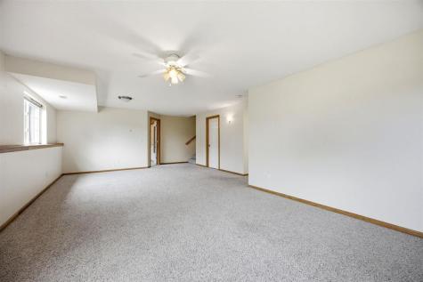 1320 Doe Run Drive North Liberty IA 52317