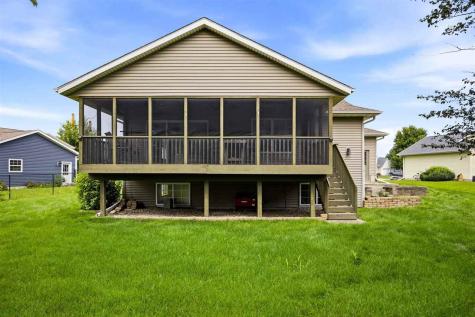 1320 Doe Run Drive North Liberty IA 52317
