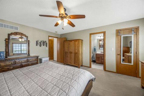 1334 Sweeting Lane Coralville IA 52241