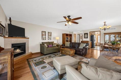 1334 Sweeting Lane Coralville IA 52241