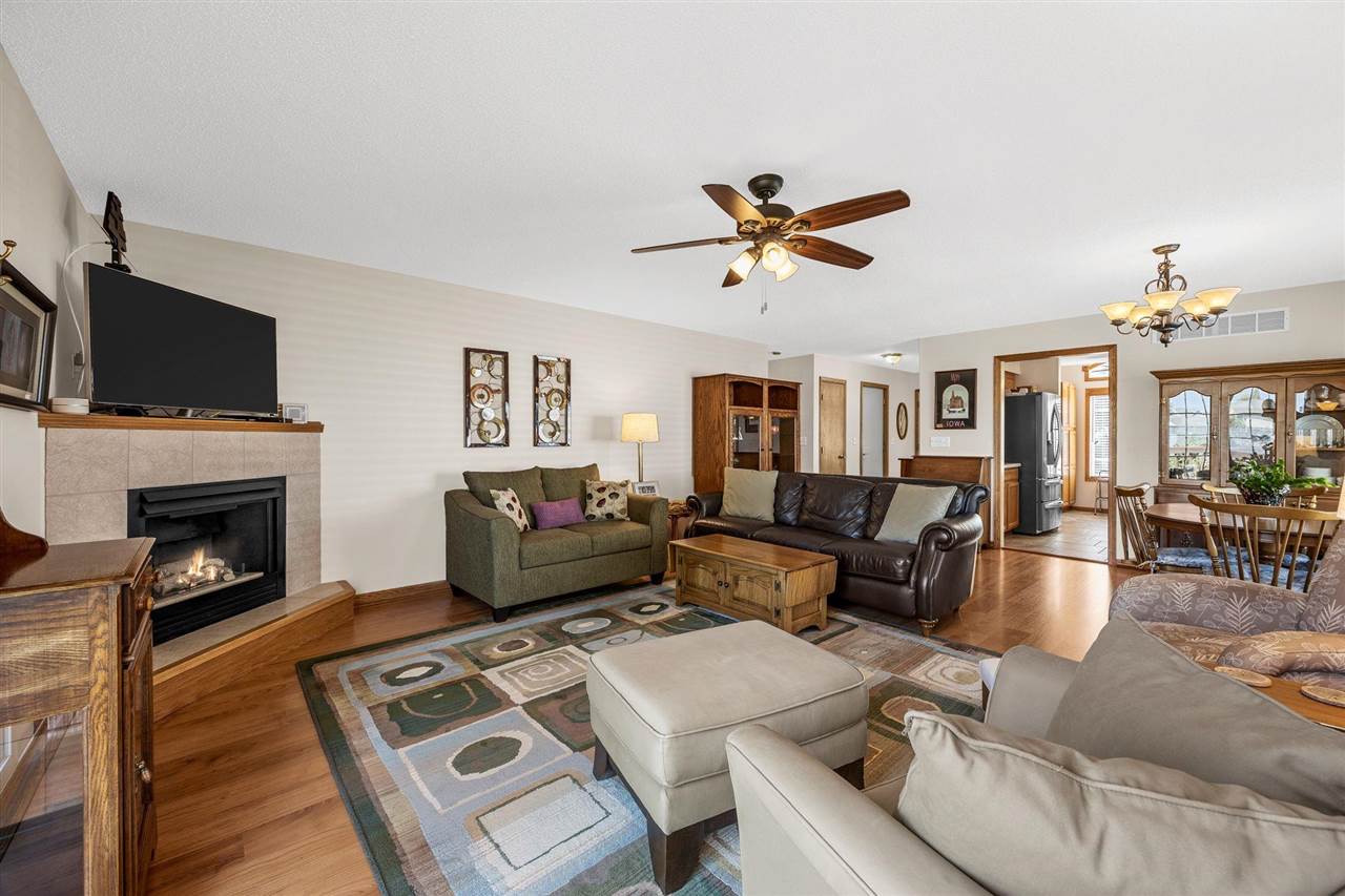 1334 Sweeting Lane Coralville IA 52241