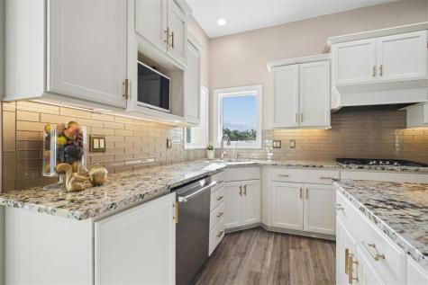 2804 NW Deer Valley Drive Swisher IA 52338