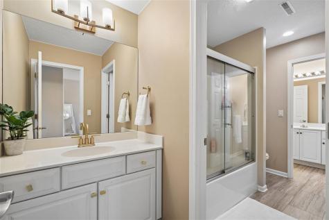 2804 NW Deer Valley Drive Swisher IA 52338