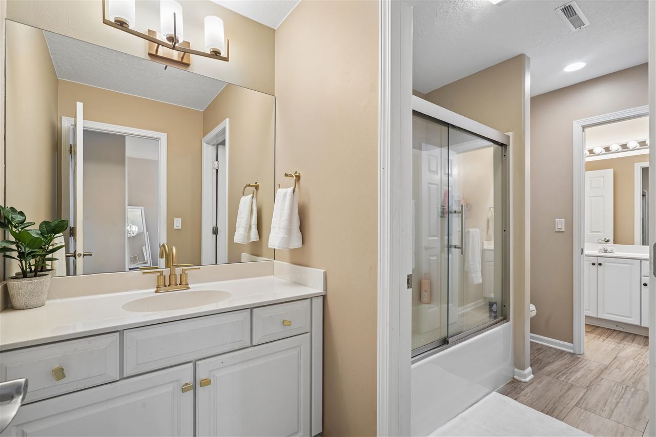 2804 NW Deer Valley Drive Swisher IA 52338