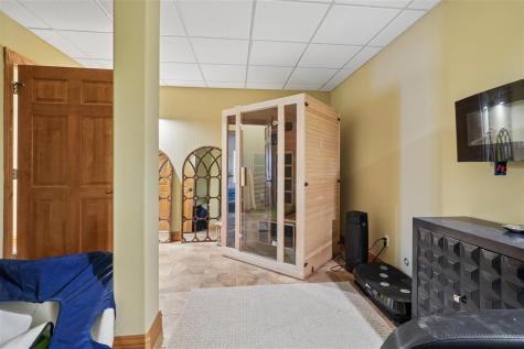 2804 NW Deer Valley Drive Swisher IA 52338