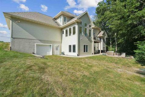 2804 NW Deer Valley Drive Swisher IA 52338