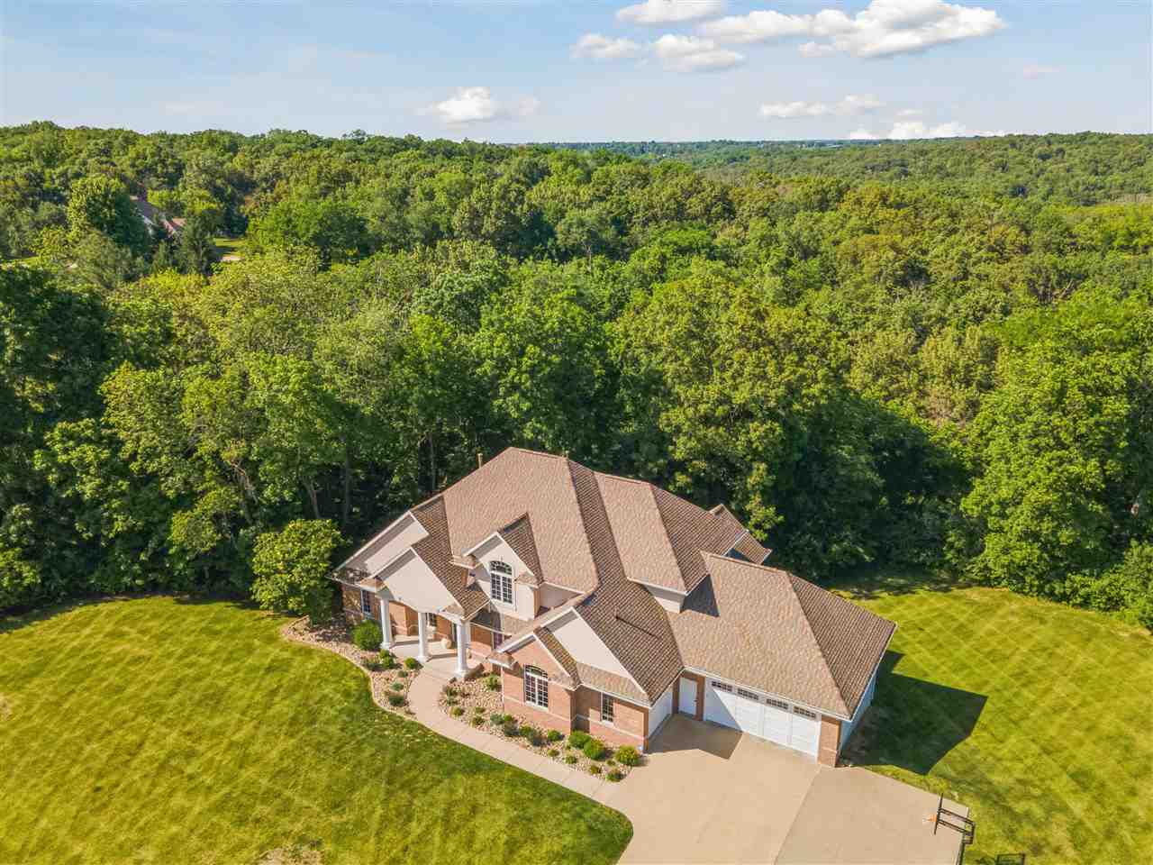 2804 NW Deer Valley Drive Swisher IA 52338