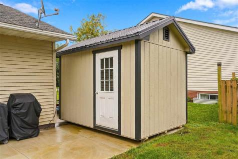 209 Agape Avenue Urbana IA 52345