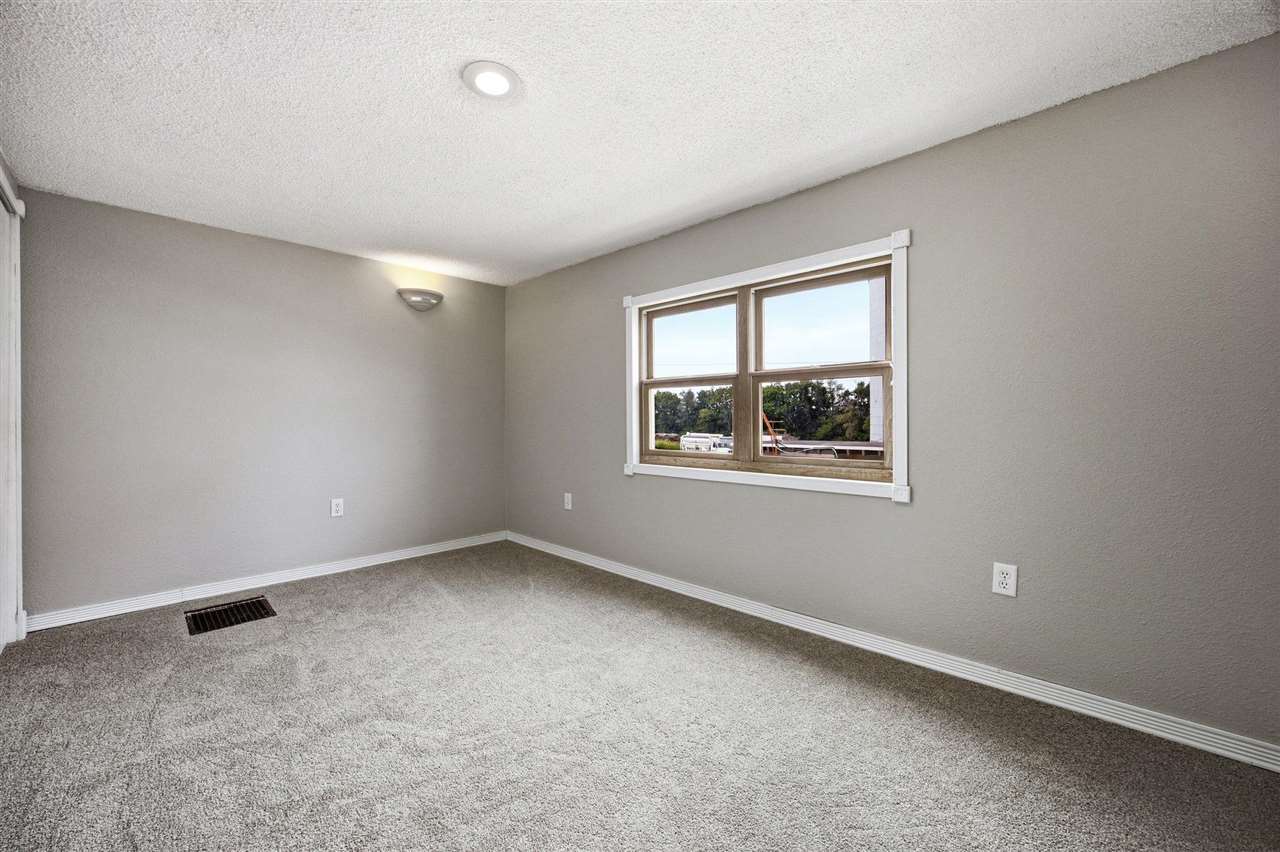 1000 Stinocher Street Solon IA 52333