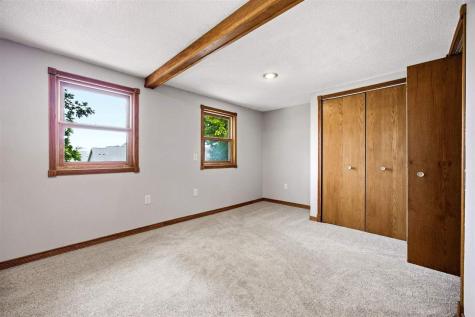 1000 Stinocher Street Solon IA 52333