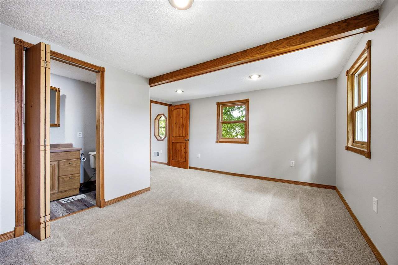 1000 Stinocher Street Solon IA 52333