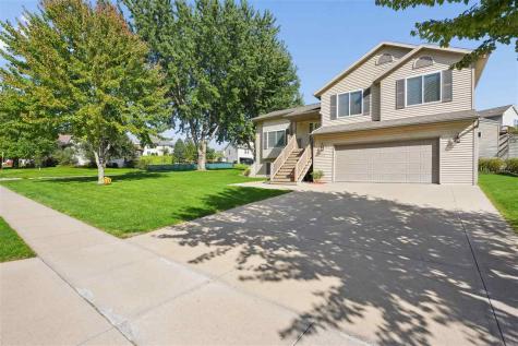 2331 North Ridge Drive Coralville IA 52241