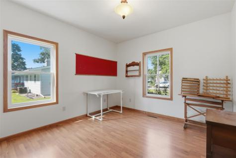 834 S 9th Avenue Washington IA 52353