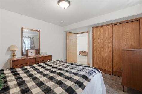 834 S 9th Avenue Washington IA 52353